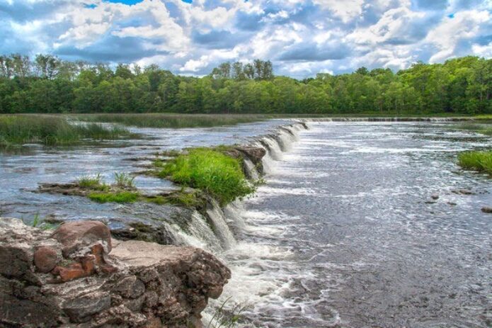 Latvijos Venecija – Kuldyga, Riežupės urvai ir saldi degustacija