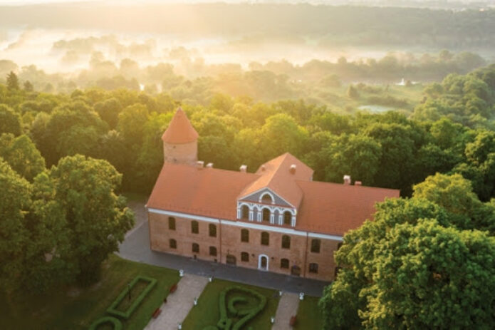 Vaizdingasis Panemunės kelias ir šokiai su Renesanso dama!