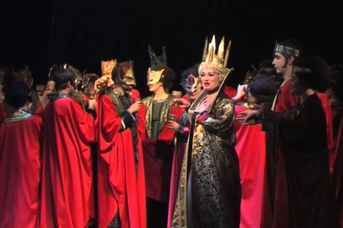 Kalėdinis Kaunas ir mistiškoji Giuseppe Verdi opera ,,Makbetas“