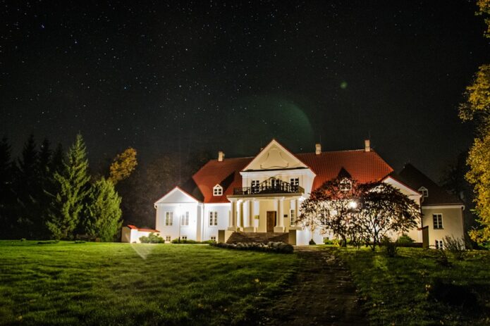 Naktinė ekskursija Karpių dvare, vyn* ir koldūnų degustacija!