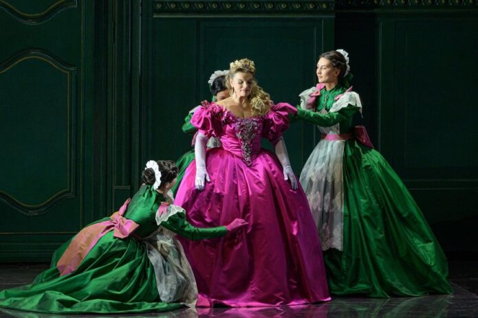 Kalėdinė mugė Rygoje ir legendinė G. Verdi opera „Traviata“