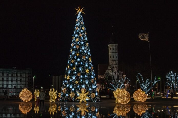 Šokoladinė Šiaulių pasaka ir kalėdinio žaisliuko gamyba!