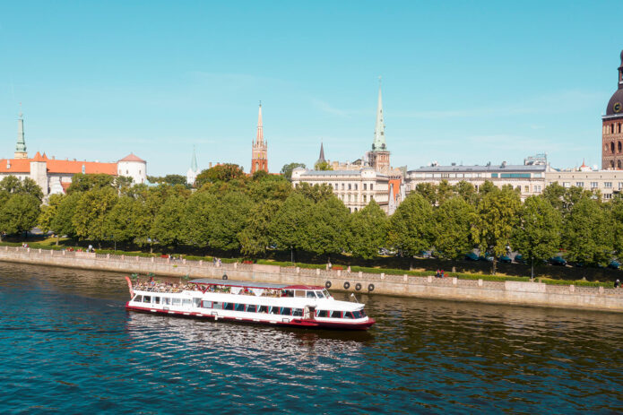 Užburiantis vargonų koncertas ir įspūdingas kruizas į Jūrmalą!