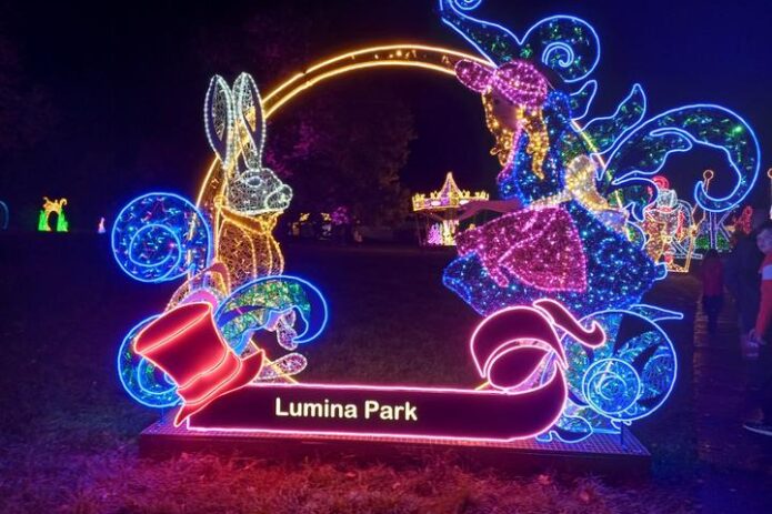 Magiškas Iliuzijų muziejus ir žėrintis „Lumina“ parkas Vilniuje!