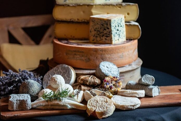 Pažaislio vienuolynas ir sūrių degustacija „Vieno prancūzo sandėliuke“!