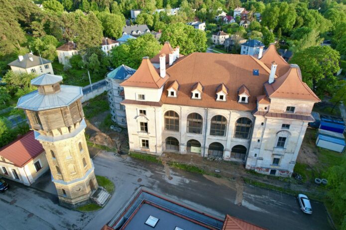 Atnaujinti Sapiegų rūmai, tautinių lėlių muziejus ir Pilininko namas!
