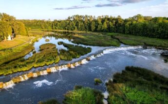 Latvijos Venecija – Kuldyga ir festivalis „Skrenda žuvys“!